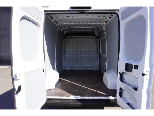 Opel Movano 120pk L2H2 Navigatie Camera Cruise control Apple Carplay Climate control