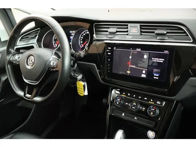 Volkswagen Touran 1.4 TSI 150pk DSG Comfortline Bsns 7Pers. Leder Stoelverwarming Panoramadak Naviga...