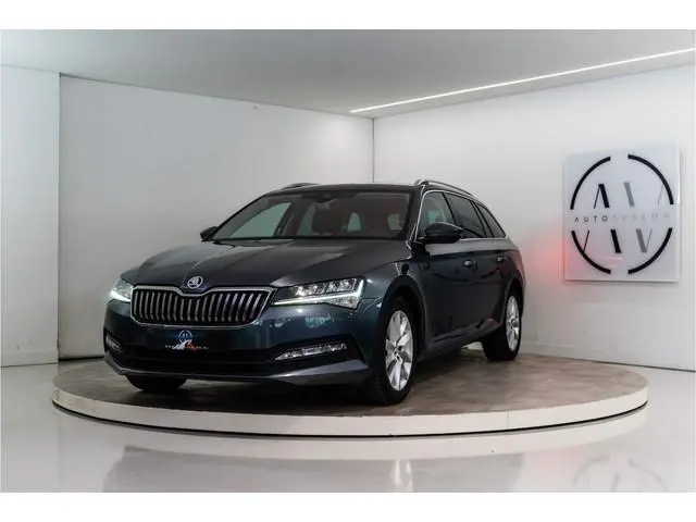 ŠKODA Superb Combi 1.5 TSI ACT Business Edition 150PK | NL AUTO+NAP | 1e Eigenaar | Carplay | Trekha...