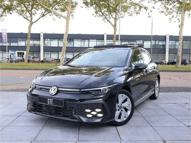 Volkswagen Golf GTE 1.5 eHybrid 272PK | Panodak | Leer | Stoel Ventilatie | Head-up | Keyless | Came...