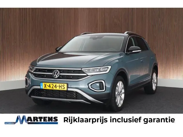 Volkswagen T-Roc 1.5 TSI 150pk DSG Style Trekhaak Camera Stoelverwarming Virtual Cockpit Navigatie