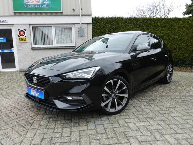 SEAT Leon 1.5 eTSI FR Business Intense Beats Audio System - Panorama dak - Apple CarPlay - Android A...