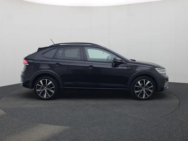 Volkswagen Taigo 1.0 TSI 115PK R-Line DSG · Keyless · Apple/Android Car Play · Camera + Parkeersenso...