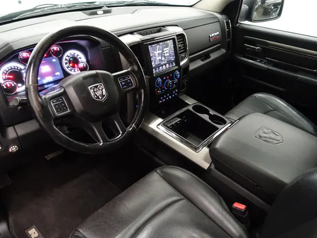 Dodge Ram 1500 5.7 V8 4x4 Quad Cab 6'4 Laramie Aut- LPG G3, Schuifdak, Elek Verwarmd/Geventileerd In...