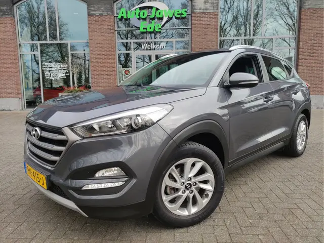 Hyundai Tucson 1.6 GDi Anniversary Edition Trekhaak - Achteruitrijcamera - Parkeersensoren - Stoelve...