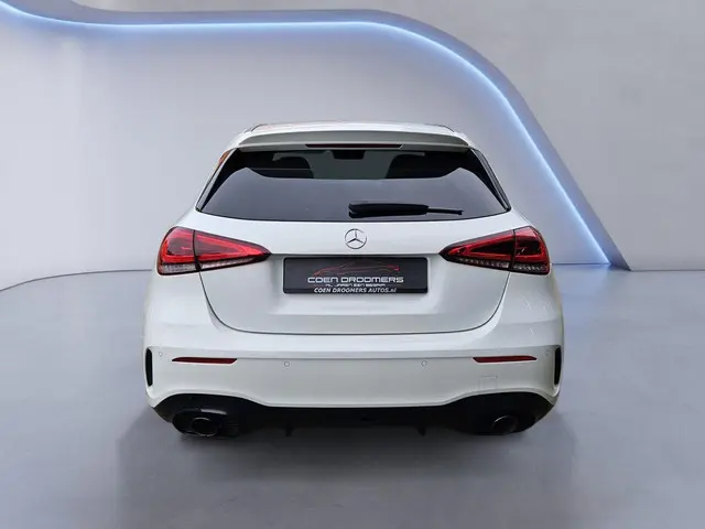 Mercedes-Benz A-klasse AMG 35 4MATIC /Schaalstoelen+Perf. remmen/Groot scherm/Parkeersens.+camera/Ad...