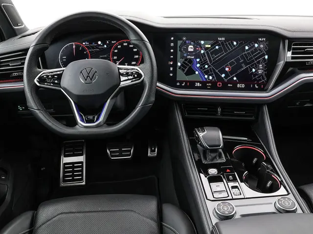 Volkswagen Touareg 3.0 TSi 462pk DSG eHybrid 4MOTION R · SOH 96.9% · Panoramadak · 360 Camera · Luch...