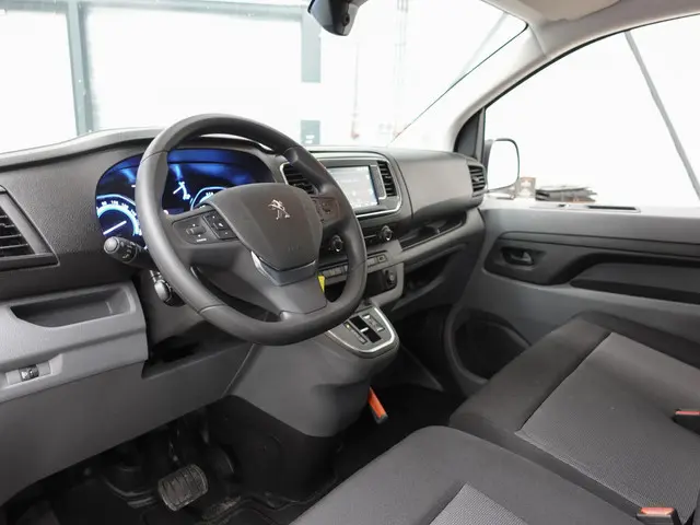 Peugeot e-Expert Long L3H1 Premium 75 kWh 3-zits Automaat Navigatie Airco Apple Carplay / Android auto Cruise control 3-zits