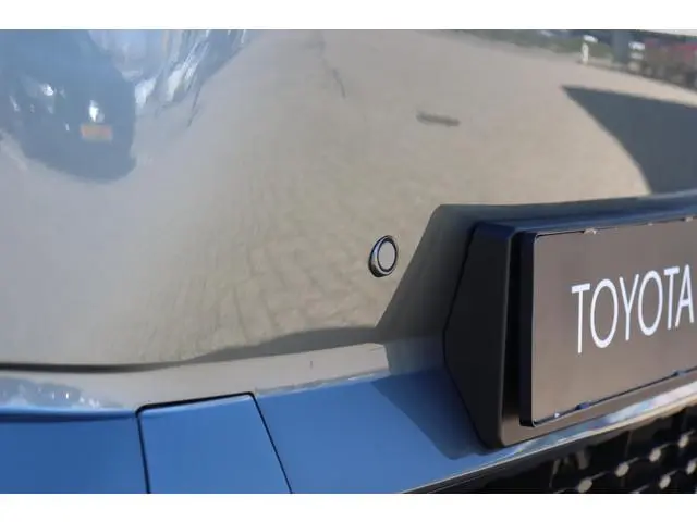 Toyota C-HR+