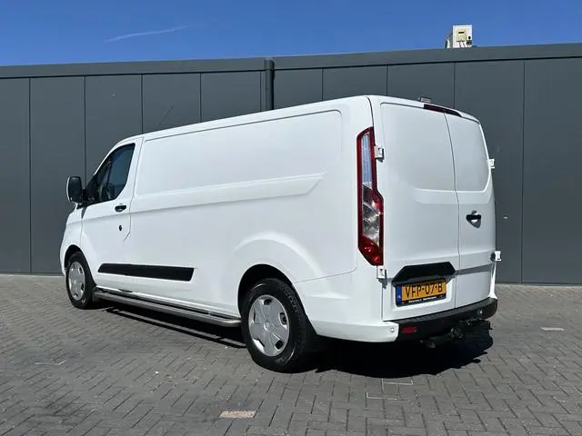 Ford Transit Custom 2.0 TDCI 130 PK / L2H1 / SORTIMO INRICHTING / TREKHAAK / AIRCO / CRUISE / STOEL...