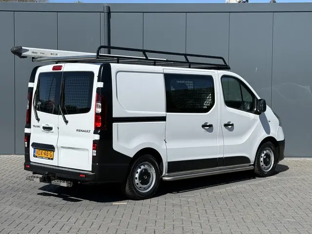 Renault Trafic 2.0 dCi 145 PK / AUTOMAAT / L1H1 / 2x SCHUIFDEUR / SORTIMO INRICHTING / TREKHAAK / IM...