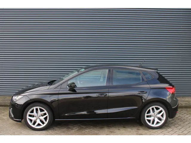 SEAT Ibiza 1.0 TSI FR Full-Led Adaptive-Cruise DAB+ Clima