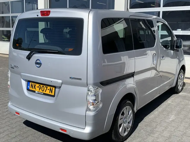 Nissan e-NV200 80KW 24 kWh Evalia 7-persoons Climate control Cruise control Navigatie Combi Personenbus Passenger Groepsvervoer Taxi Inclusief BTW en BPM !! Groen rijden Zero emmision Kombi Tourer Taxi
