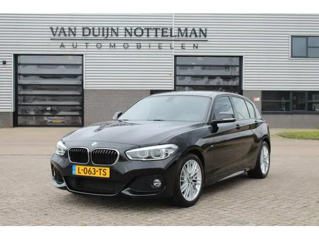 BMW 1-serie 118i Edition M Sport Shadow High Executive / Navigatie / LED