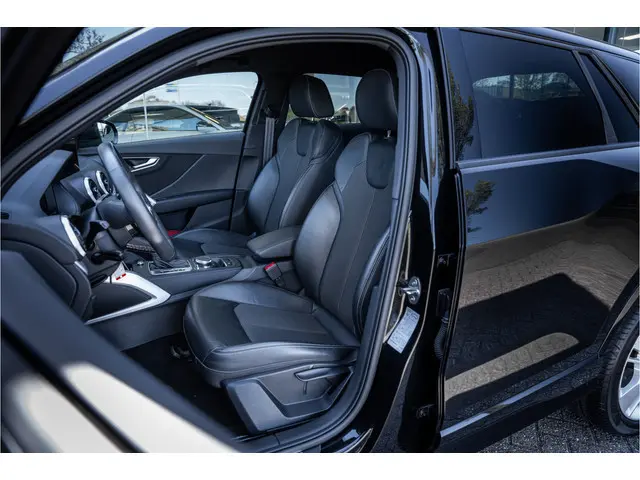 Audi Q2 35 TFSI S-line ** Virtual Cockpit ** 18" S-Design velgen ** Stoelverwarming ** Carplay ** LE...