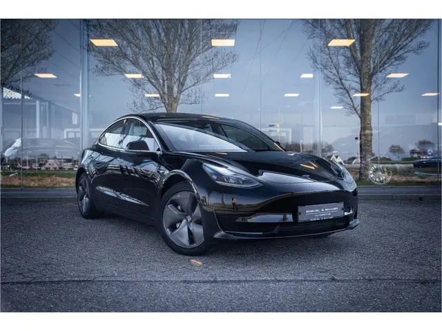 Tesla Model 3 Standard RWD Plus 60 kWh ** Autopilot ** Trekhaak