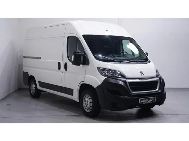 Peugeot Boxer 2.0 BlueHDI 130 pk L2H2 Premium Airco Cruise Control, Laadruimte Pakket, Multistuur, 3...