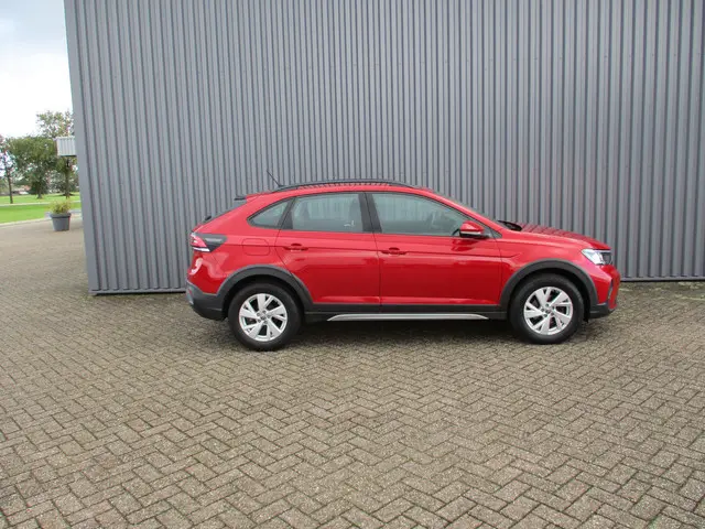 Volkswagen Taigo 1.0 TSI Life Business Automaat Trekhaak Apple Carplay