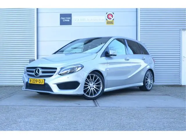 Mercedes-Benz B-klasse 180 AMG Night Edition Plus Pano, Leder, 18" Alu