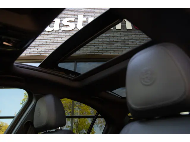 Alfa Romeo Giulia 2.0 T Veloce 280pk , Panoramadak, Adap. cruise, Harman/Kardon,