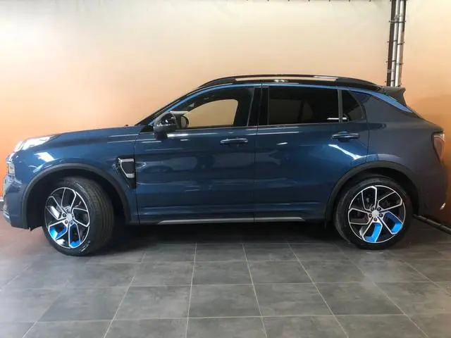 Lynk & Co 01