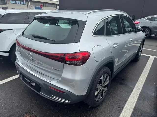 Mercedes-Benz EQA 350 4MATIC Advanced 67 kWh Parkeerpakket, Rij-assistentiepakkt Soh (batterijcheck)...
