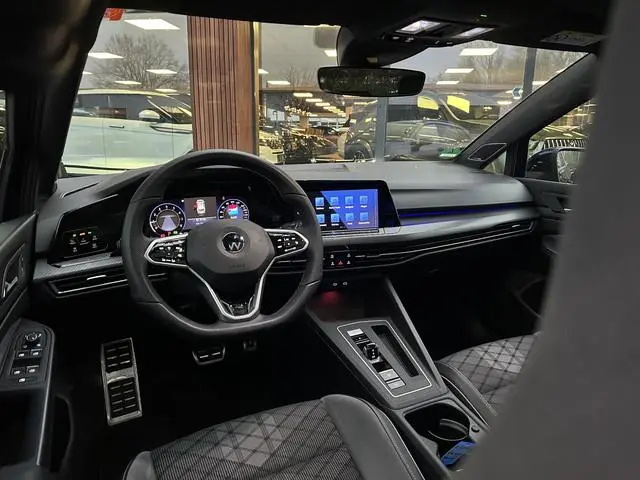Volkswagen Golf Variant 1.5 eTSI R-Line Panoramadak, Keyless entry, Camera, LED pakket