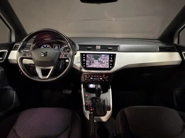 SEAT Arona 1.0 TSI Xcellence Business Intense | Camera | Sfeerverlichting | Stoelverwarming | Adapti...