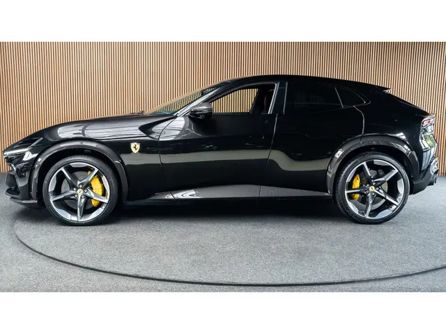 Ferrari Purosangue 6.5 V12 Full options! Nieuw! Alcantara Carbon exterieur & interieur Panoramadak M...