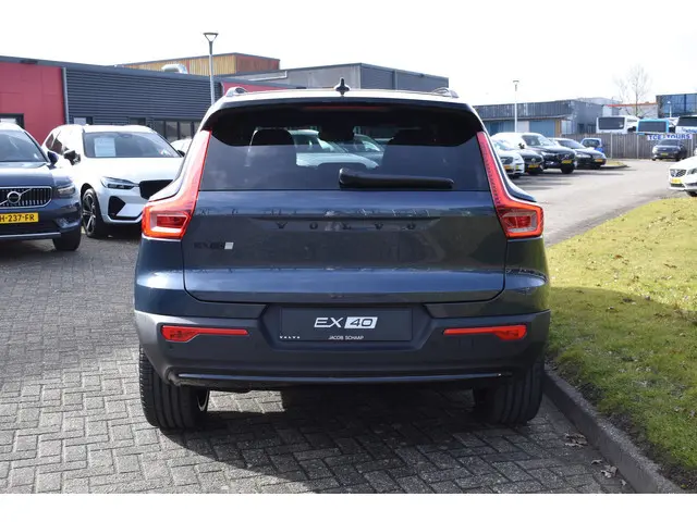 Volvo EX40