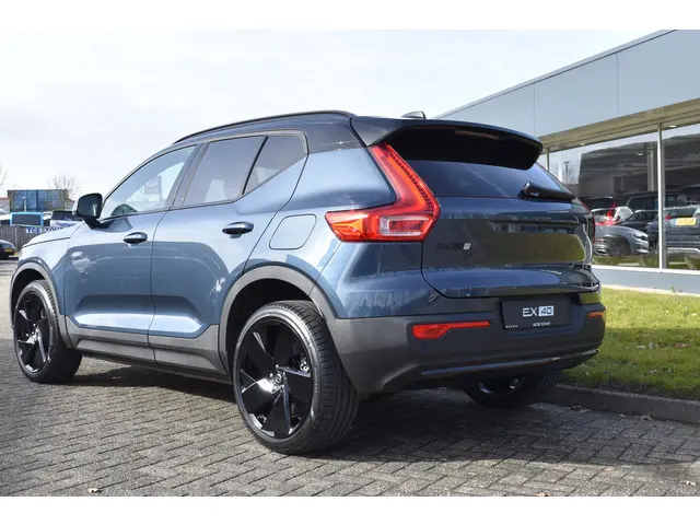 Volvo EX40