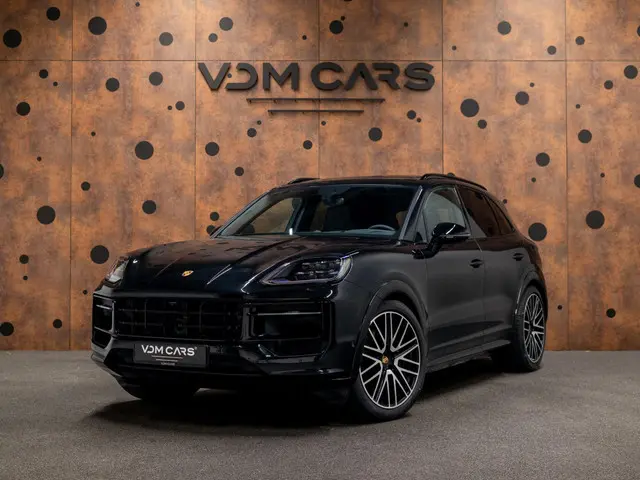 Porsche Cayenne 3.0 E-Hybrid Black Edition | Achterasbest. | Trekhaak | SportDesign | 18-weg | InnoD...