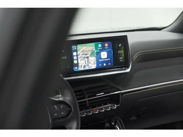 Peugeot 2008 PureTech 130 GT-Line | Camera | Adaptieve Cruise Control | Navigatie | Climate Control