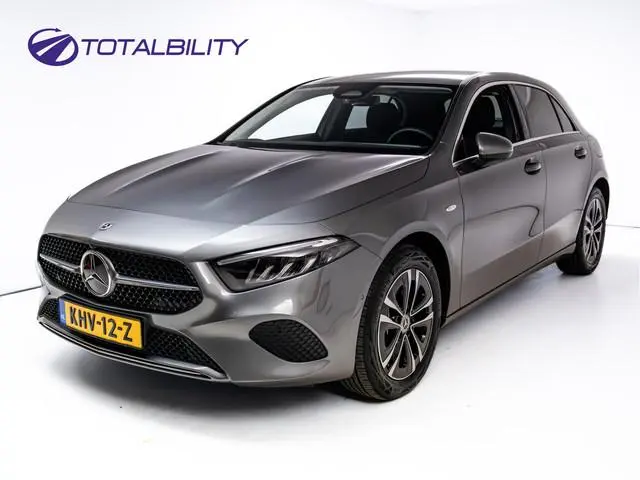 Mercedes-Benz A-klasse 250 e Business Solution Luxury 218 PK  | Adaptieve Cruise | Stoel- & Stuurver...