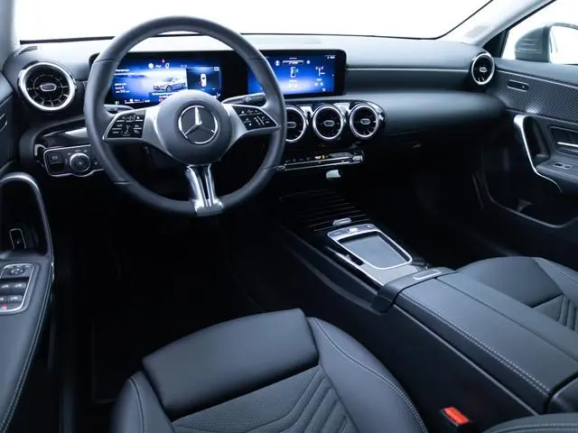 Mercedes-Benz A-klasse 250 e Business Solution Luxury 218 PK  | Adaptieve Cruise | Stoel- & Stuurver...