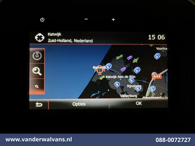 Renault Trafic 1.6 dCi 122pk L2H1 Euro6 Airco | Imperiaal | Trekhaak | Navigatie | LM velgen | Cruis...