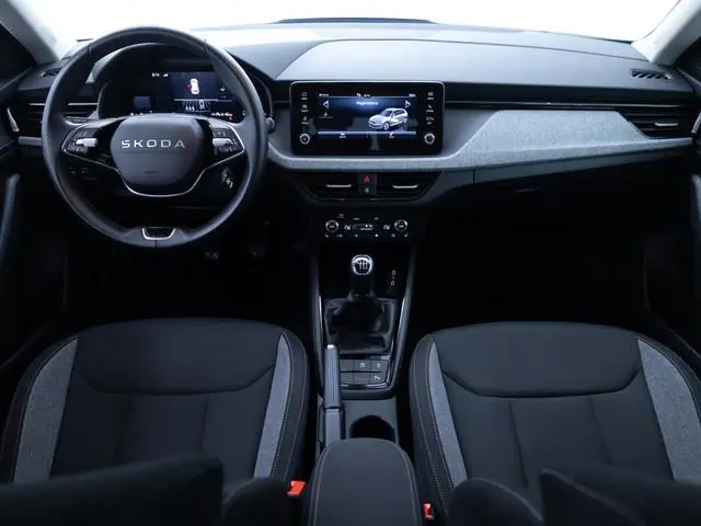 ŠKODA Kamiq 1.0 TSI Business Edition 116 PK | App. connect | Cruise | Stoelverw. | All season banden...
