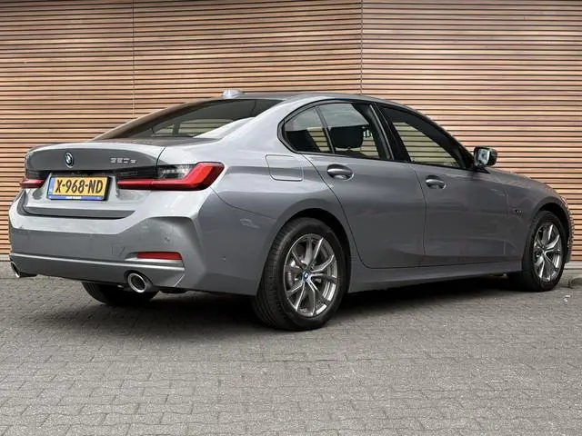 BMW 3-serie 320e Schuifdak / Camera / Navi / Clima / Lm Velgen