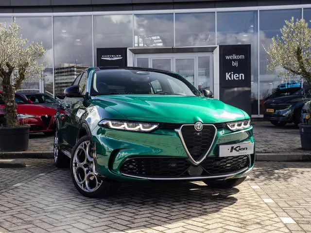 Alfa Romeo Tonale 1.5T Hybrid Veloce |Pano-dak | Navi | Lederer bekleding | Harman/Kardon |