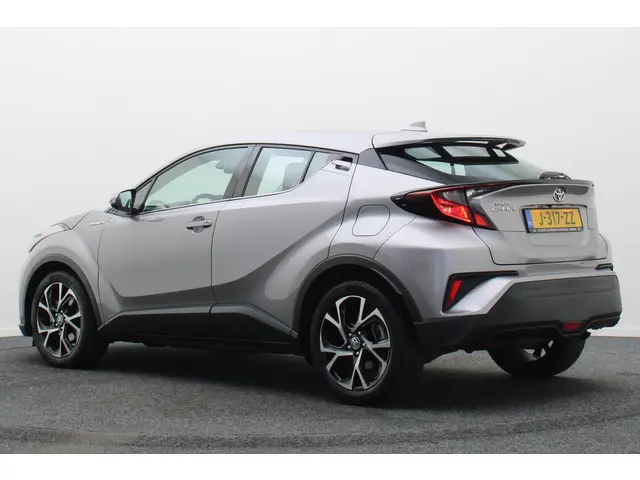 Toyota C-HR 1.8 Hybrid Dynamic Camera, Apple Carplay, Keyless, Lane Assist, ACC, LED, 18"