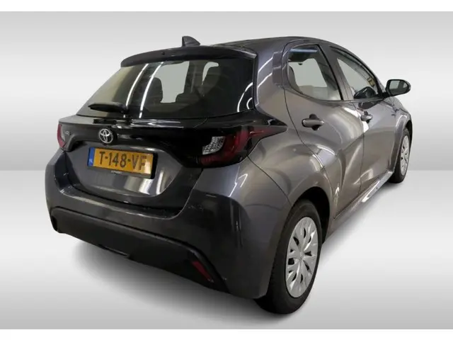 Toyota Yaris 1.5 VVT-i Active 1e-Eig. & Keurig-Onderh. BOVAG-Garantie. NL-Auto.
