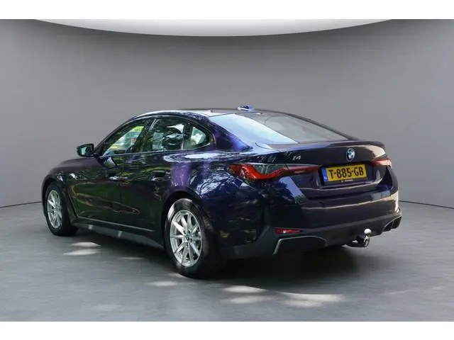 BMW i4 eDrive40 High Executive 84 kWh Driving assistant / BTW / Sportstoel verwarming