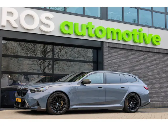 BMW 5-serie Touring M5 | KERAMISCH | BTW | M-DRIVE PROFESSIONAL | CARBON SPLITTER | COMFORT-PACK | A...