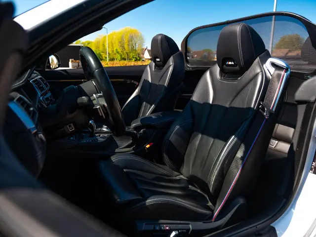 BMW 4-serie Cabrio M4 | M-Performance uitlaat | H&K Surround | Adap M- onderstel | Hud Display | Nav...
