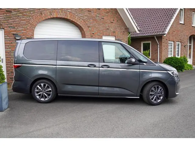 Volkswagen Multivan 1.5 e-hybrid Style L2 4-Motion LEDER - DCC - PANO DCC Leder Trekhaak Area view