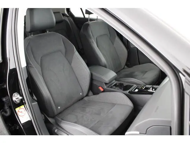 Volkswagen Golf 8.5 1.5 eTSI 116pk DSG Style Camera Stoelverwarming Massage Keyless Navigatie