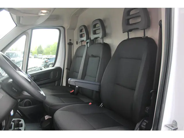 Fiat Ducato 33 2.2 MultiJet 140PK L3H2 | NIEUWE BUS! BPM VRIJ! | ACHTERUITRIJ CAMERA | APPLE CARPLAY/ANDROID AUTO | 3-ZITS | CRUISE CONTROL | CLIMATE CONTROL | DAB+ RADIO | DIGITALE COCKPIT |