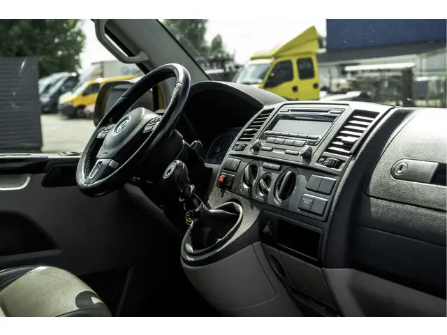 Volkswagen Transporter TDI | L2H1 | Cruise | PDC | MOTOR DEFECT