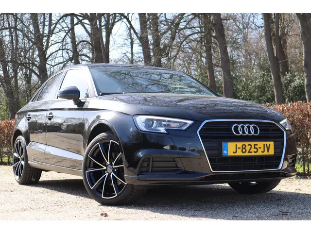 Audi A3 Limousine 30 TFSI Pro Line | Navi | Cruise control | DAB |
