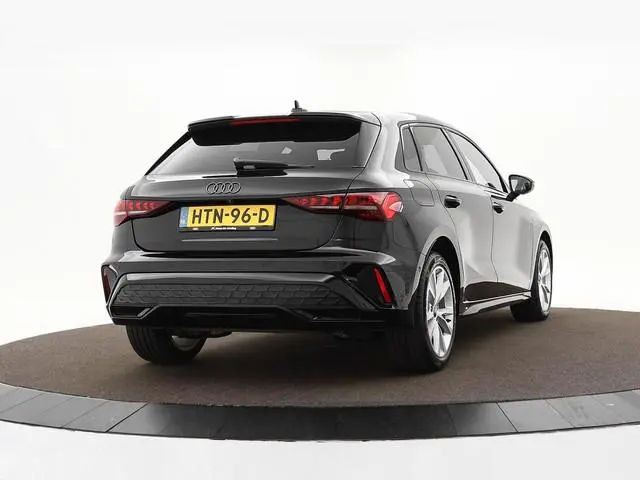 Audi A3 Sportback 40 TFSIe 204pk S Edition · Camera · Apple/Android Car Play · Parkeerassistent · AC...